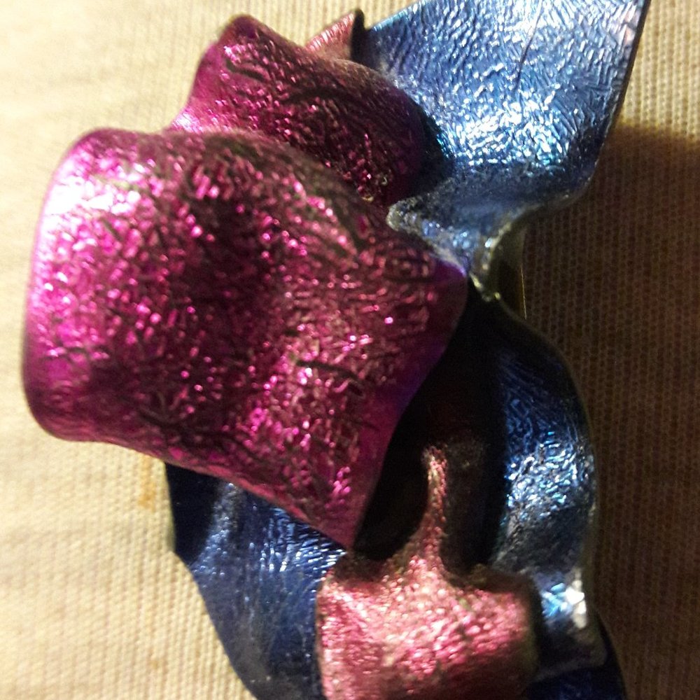 Vintage 80s melted plastic pin
